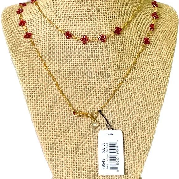 🍒18” Necklace with Small Scarlet Flowers Sitting on a Gold Tone Vine Like Chain - Picture 5 of 7